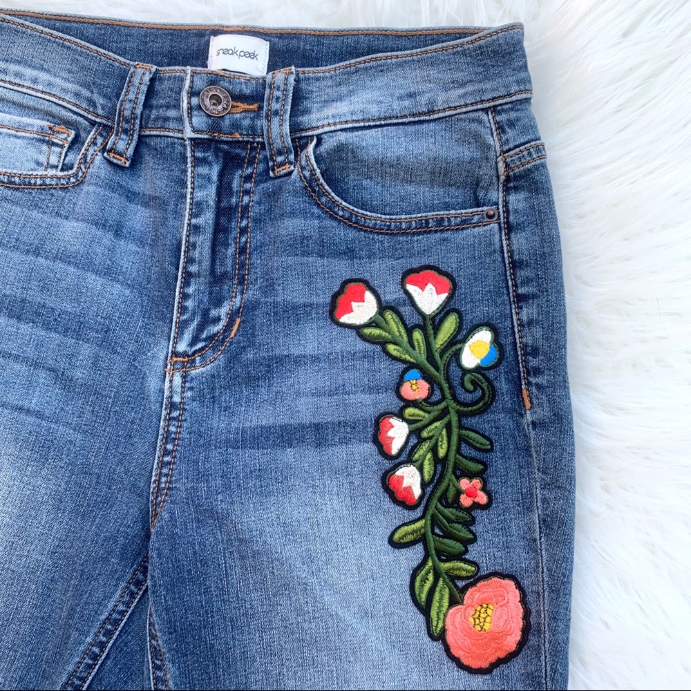 Sneak Peak Women’s Size 3 High Rise Distressed Floral Patchwork Jeans